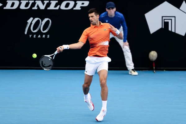 <a href=/tiyuzq/djoker/ target=_blank class=infotextkey>德约科维奇</a>轻取莱斯蒂耶纳强势晋级