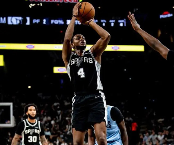 巴恩斯7记三分率<a href=/lanqiuzq/spurs/ target=_blank class=infotextkey>马刺</a>双杀灰熊 残阵灰熊虽败犹荣