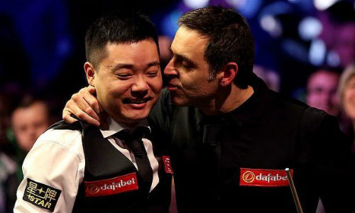 <a href=/tiyuzq/aslw/ target=_blank class=infotextkey>奥沙利文</a>vs<a href=/tiyuzq/dingjunhui/ target=_blank class=infotextkey>丁俊晖</a>直播